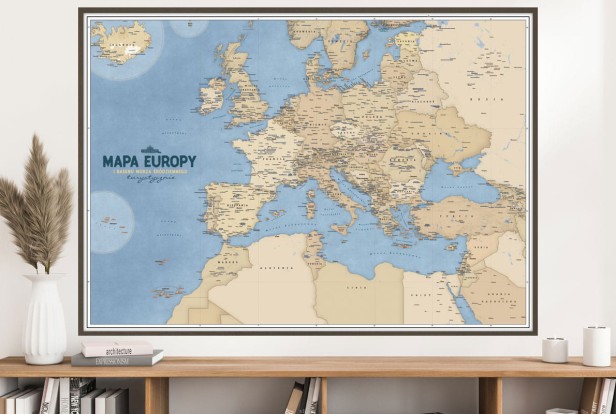 Turystyczna mapa Europy classic – widok całej mapy na ścianie